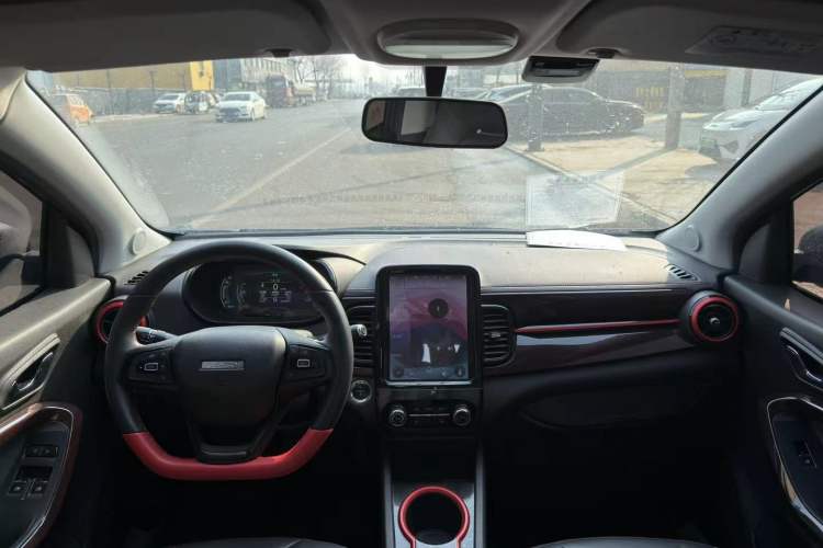 Used Chery Little Ant 2022 Sweet Pink Edition Half-Sugar Version Lithium Iron Phosphate 29.2 kWh 30 kW 301 km