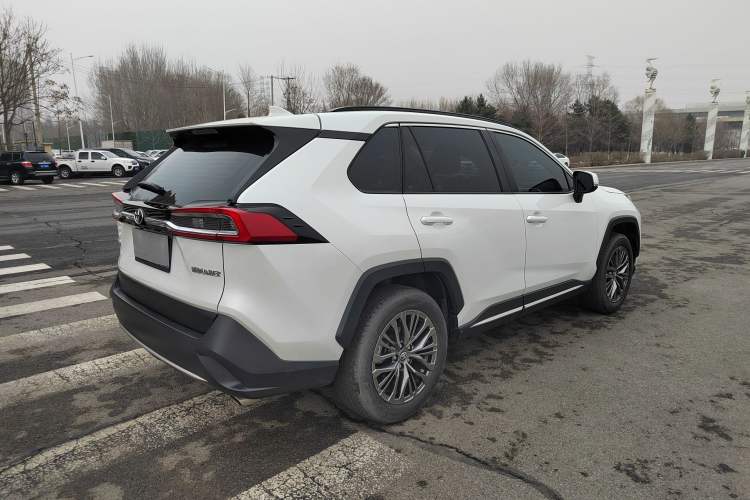 Used Toyota Wildlander 2023 2.0L CVT Two-Wheel Drive Luxury PLUS Edition
