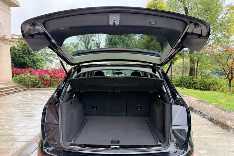 Used Audi Q5 2017 Plus 40 TFSI Technology Model Interior 8