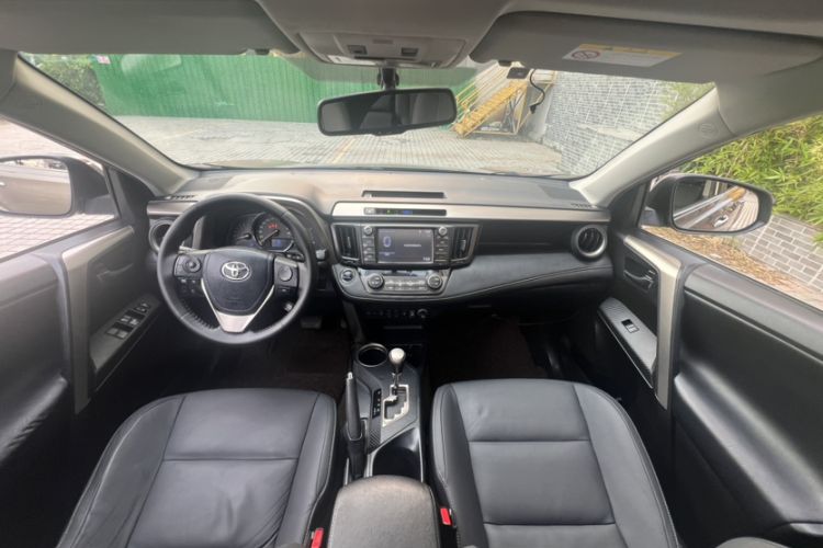 Used Toyota RAV4 2015 2.5L Automatic 4x4 Luxury Edition
