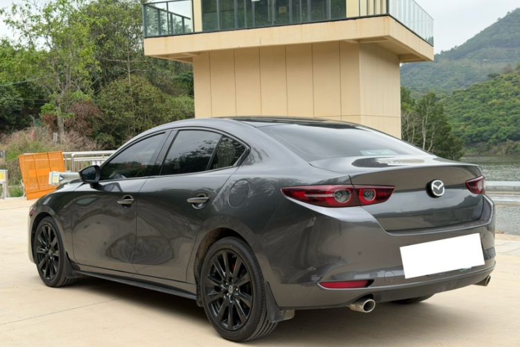Used Mazda 3 Axela 2021 2.0L Automatic ZhiZun Edition
