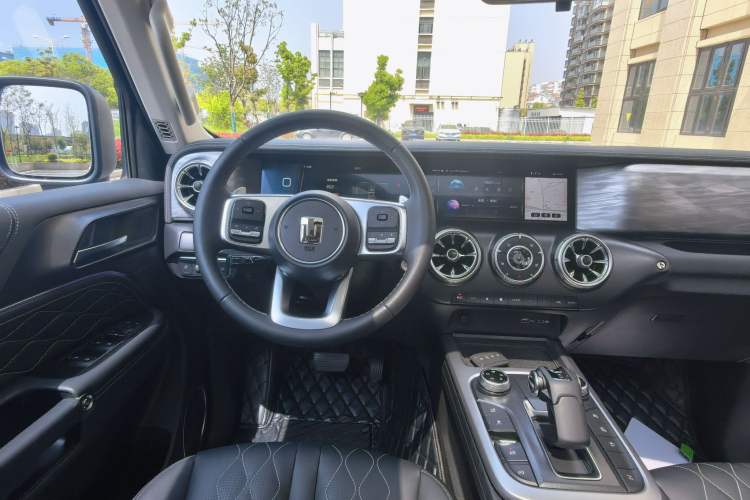 Used Tank 300 2023 Off-Road Edition 2.0T Challenger Interior 8