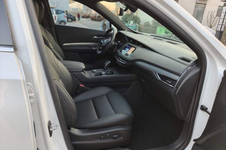 Used Cadillac XT4 2020 28T Two-Wheel-Drive Leading Version