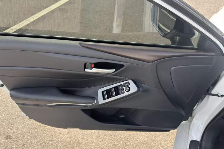 Used Toyota Avalon 2019 2.0L Luxury Edition China VI Standard Interior 7