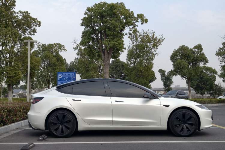 Used Tesla Model 3 2023 Rear-Wheel-Drive Version
