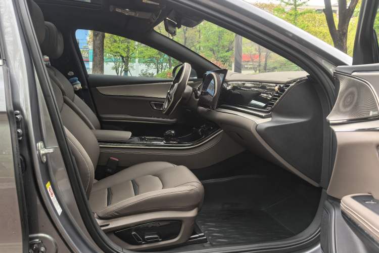 Used BYD Han 2020 DM Four-Wheel Drive Performance Edition Luxury Model Right Front Seat