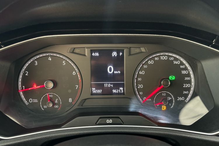 Used Volkswagen T-ROC 2018 280TSI DSG Two-Wheel Drive Comfort Version China VI Standard Odometer Close Up