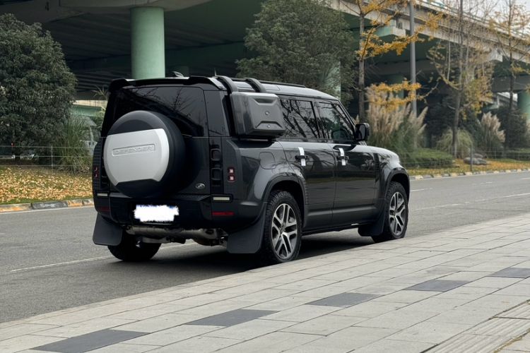 Used Land Rover Defender 2023 Facelift 110 3.0T P400 Dark Edition
