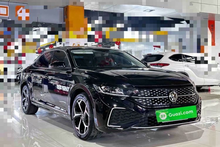 Used Volkswagen Passat 2025 Outstanding Model 330TSI Starry Elite Edition Exterior 2