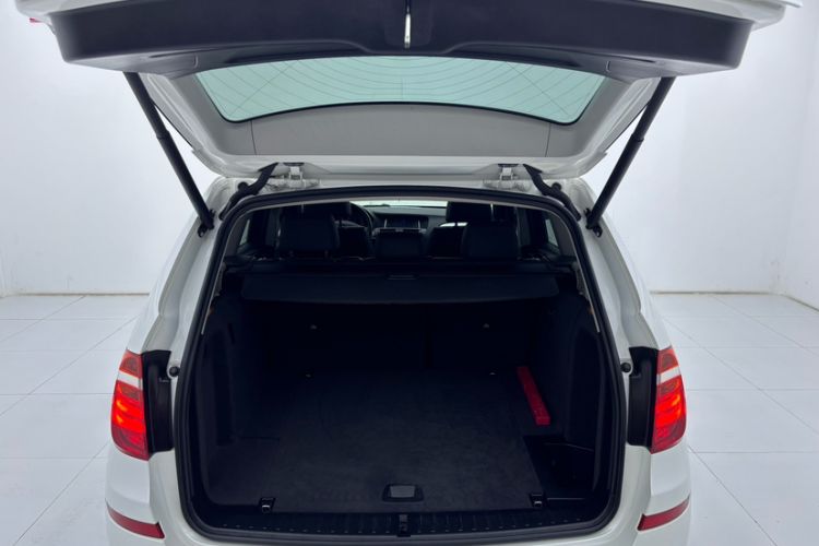 Used BMW X3 2016 sDrive20i Trunk