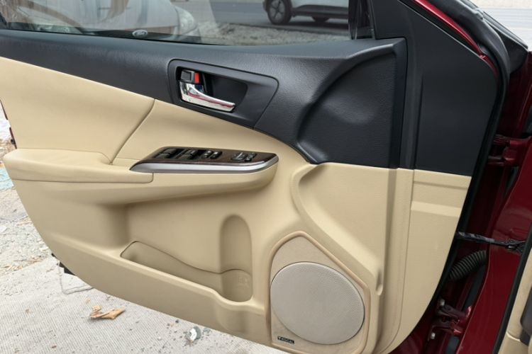 Used Toyota Camry 2015 2.5G Luxury Navigation Edition