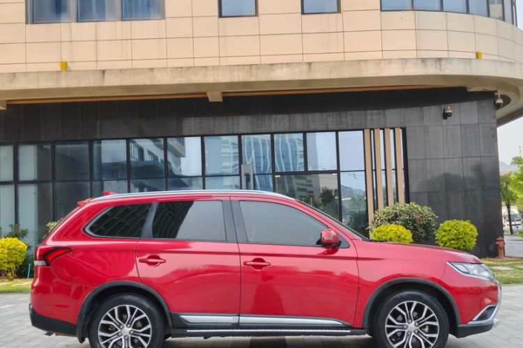 Used Mitsubishi Outlander 2018 2.0L Two-Wheel Drive Glory Edition 5 Seats Exterior 8