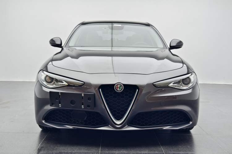 Used Alfa Romeo Giulia 2017 2.0T 200HP Luxury Edition