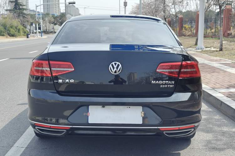 Used Volkswagen Magotan 2017 330TSI DSG Luxury Model Exterior 5