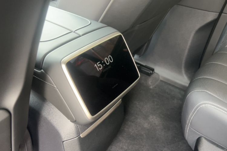 Used ONVO Luxeed L90 2025 Model—Max Six-Seater Version
