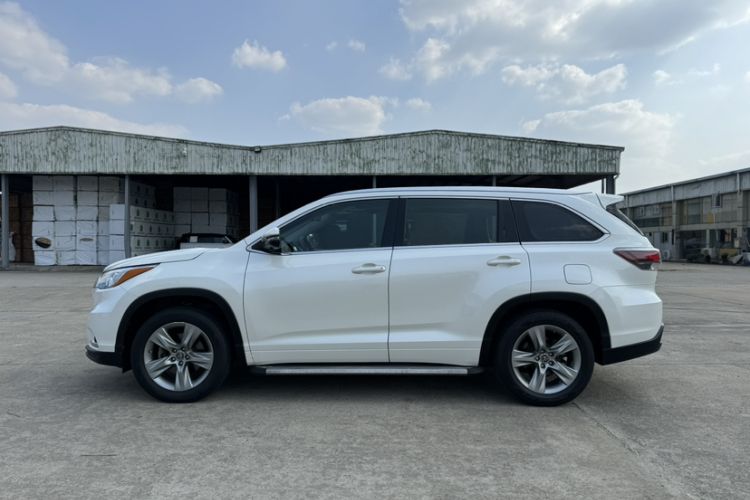 Used Toyota Highlander 2017 2.0T Two-Wheel Drive Luxury Edition 7 Seats
