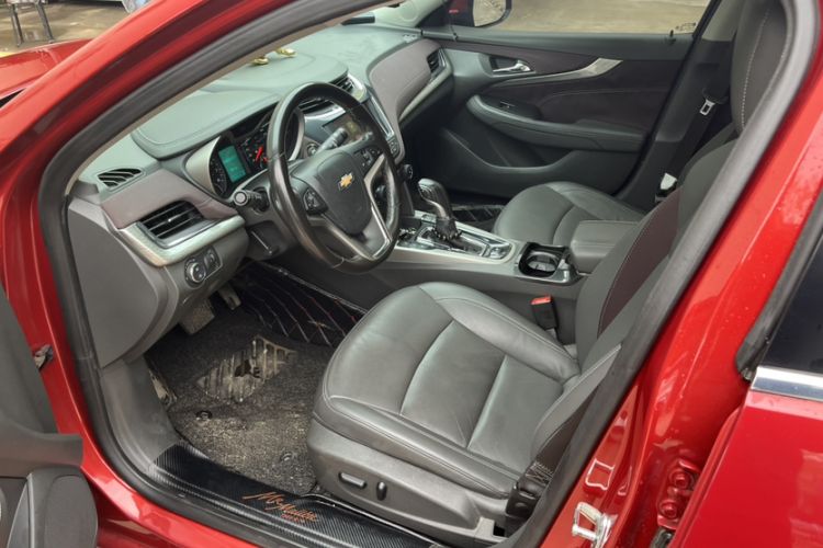 Used Chevrolet Malibu 2017 1.5T Automatic Luxury Edition Interior 2