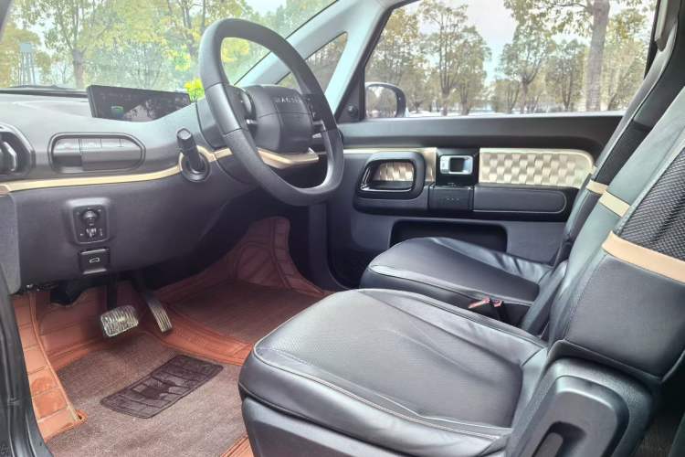 Used Baojun KiWi EV 2022 Artist Lite Edition Ternary Lithium Interior 2