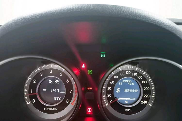 Used Bestune X80 2015 2.0L automatic luxury version
