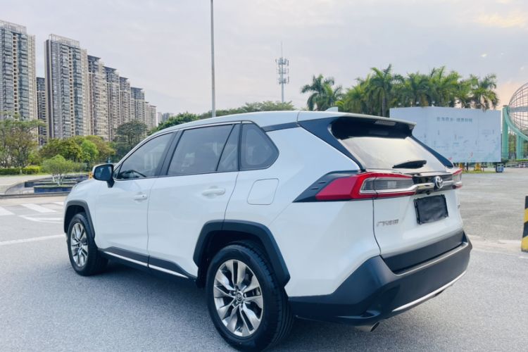 Used Toyota Wildlander 2021 2.0L CVT Two-Wheel Drive Luxury Edition Exterior 5