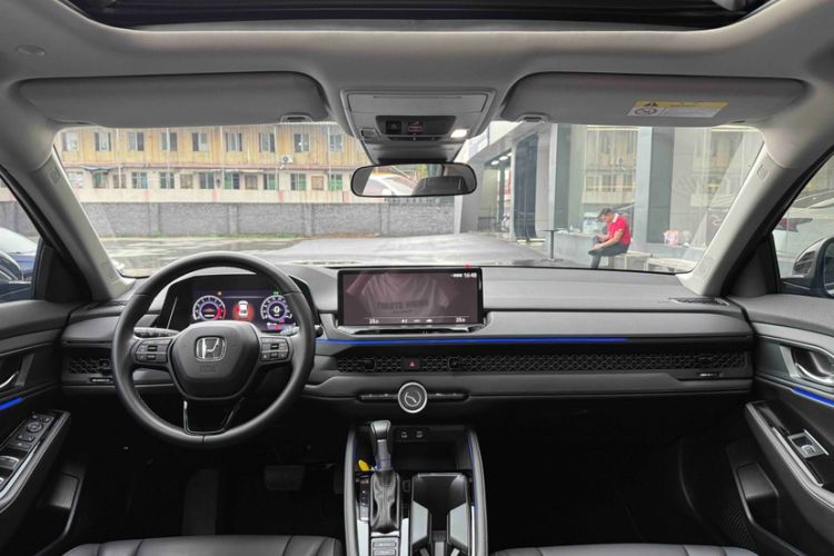 Used Honda Accord 2025 Sport Series 260TURBO Luxury Edition Exterior 3