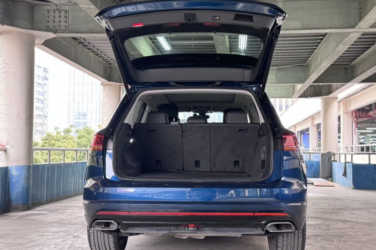 Used Volkswagen Touareg 2021 3.0 TSI Luxury Edition Black Diamond Sport Package
