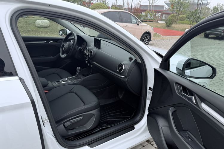 Used Audi A3 2016 Limousine 35 TFSI Prestige Edition