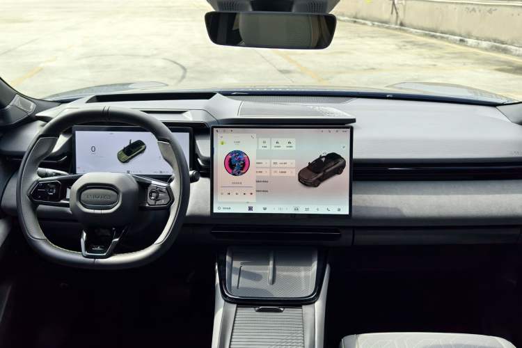 Used Lynk & Co 08 EM-P 2023 245km Ultra-Long Range Halo
