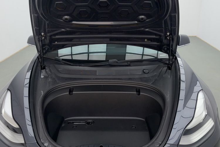 Used Tesla Model 3 2020 Revised Version Standard Range Rear-Wheel Drive – Upgraded Edition Interior 2