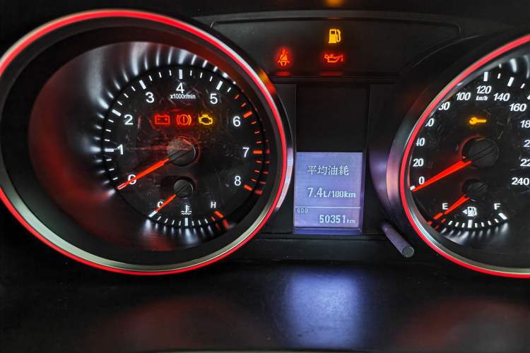 Used Haval H6 2015 Revised Version Sport Edition 1.5T Manual Transmission Two-Wheel Drive Elite Grade Odometer Close Up