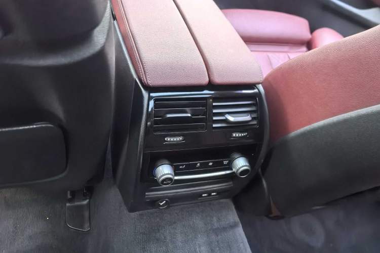 Used BMW 5 Series 2022 Second Facelift 530Li Luxury Edition Premium Package
