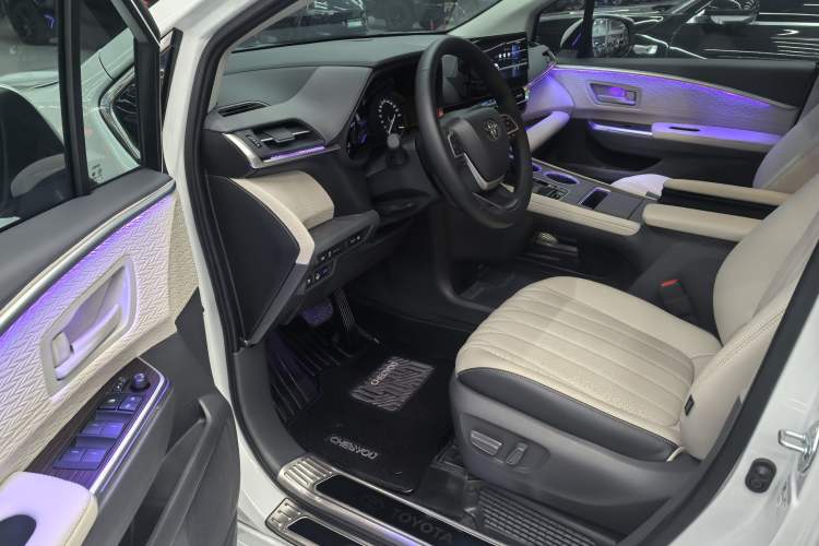 Used Toyota SIENNA 2024 2.5L Hybrid Comfort Edition