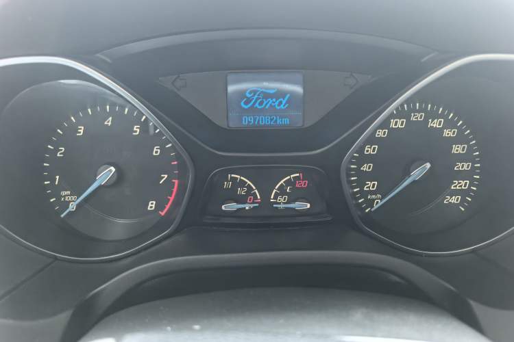 Used Ford Focus 2012 Sedan 1.6L Automatic Fashion Edition Odometer Close Up