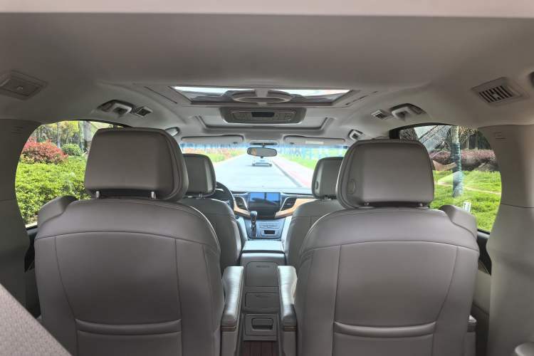 Used Buick GL8 2018 ES 28T Comfort Model China VI Standard