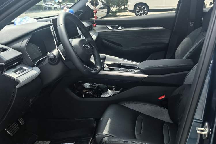 Used Geely Auto Preface 2023 2.0TD "Only This Verdant Green" Edition Driver Seat