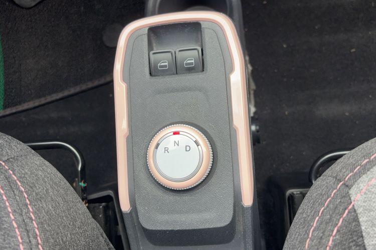 Used Chery QQ Ice Cream 2022 120km Conical Shape Lithium Iron Phosphate
