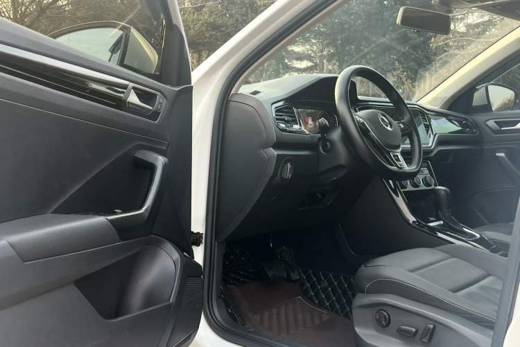 Used Volkswagen T-ROC 2022 280TSI DSG Two-Wheel Drive Comfort PLUS