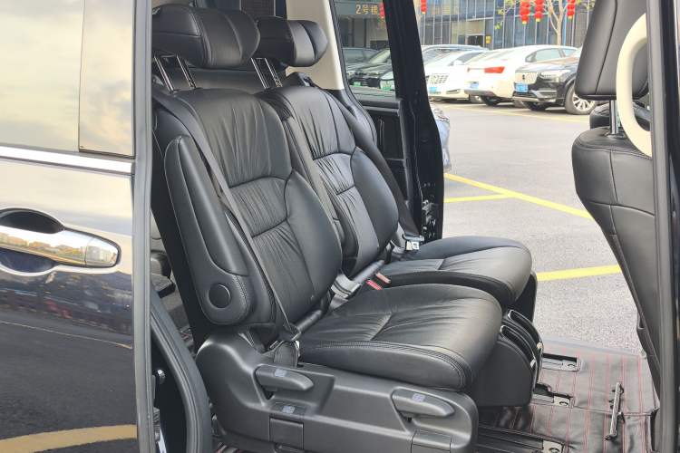 Used Honda Odyssey 2024 2.0L eHEV Sharp & Smart Edition