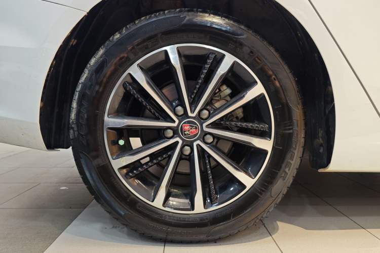 Used Roewe i5 2020 1.5L Automatic 4G Connect Luxury Flagship Edition Exterior 9