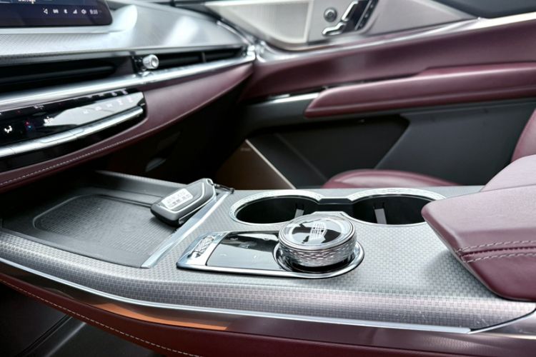 Used Cadillac XT5 2025 2.0T Platinum Edition
