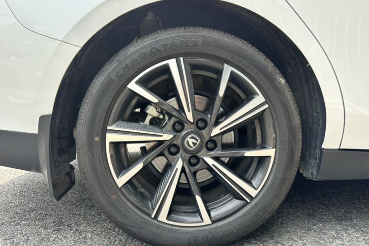 Used CHANGAN Eado 2025 Blue Whale 1.5T 500Bar Prestige Model Exterior 2