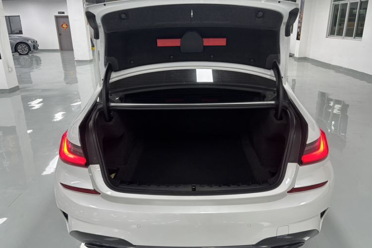 Used BMW 3 Series 2021 Restyled 325Li M Sport Package
