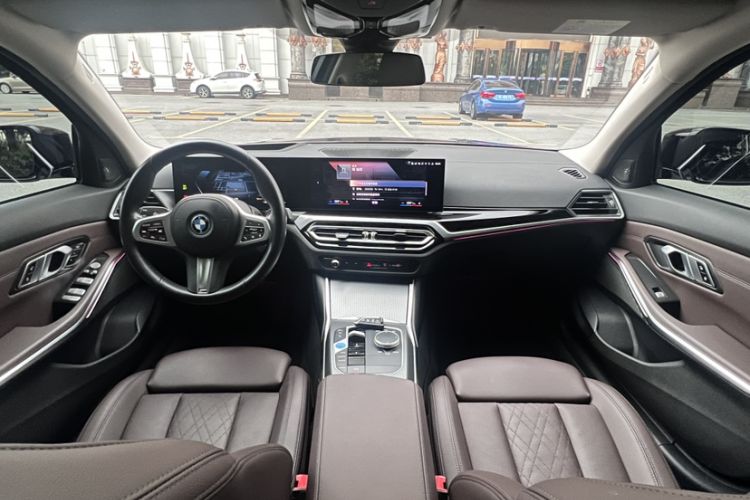 Used BMW i3 2023 eDrive 40 L Midnight Sports Package
