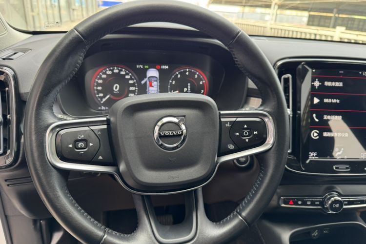 Used Volvo XC40 2021 T4 4x4 SmartDrive Fashion Edition Steering Wheel