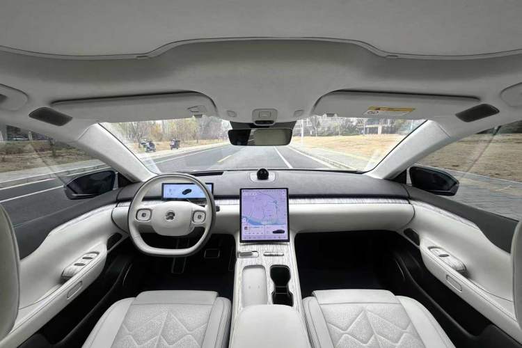 Used Nio ET7 2024 75 kWh Executive Signature Edition
