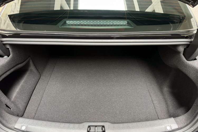 Used Volvo S90 2025 B5 Zhiyi Luxury Edition Trunk