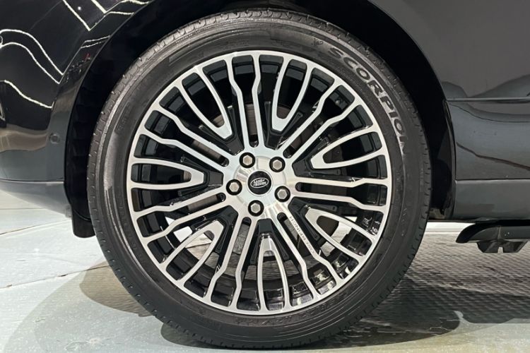 Used Land Rover Range 2017 3.0 SC V6 AB Prestige Extended Edition Exterior 7