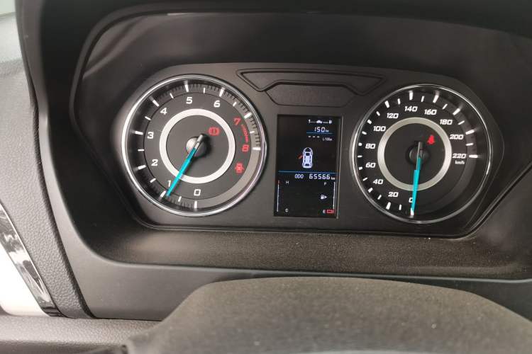 Used Soueast A5 Wing Dance 2019 1.5L Manual Luxury Version China V Standard
