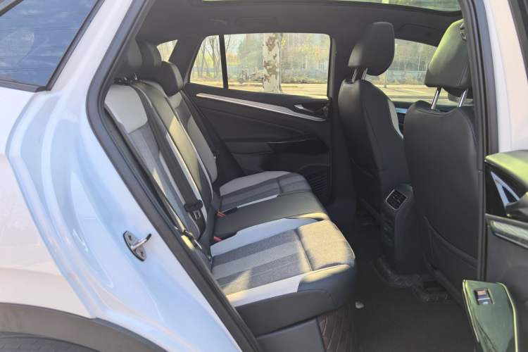 Used Volkswagen ID.4 CROZZ 2022 Standard Range PURE Edition