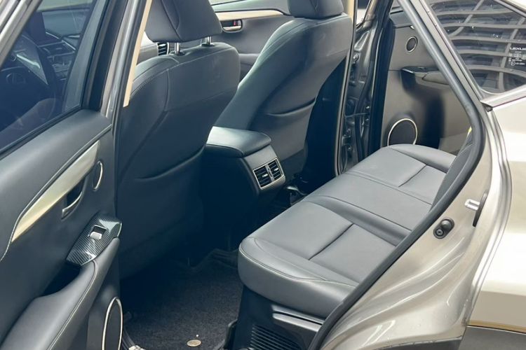 Used Lexus NX 2020 300h Front-Drive FENGSHANG Version China VI Standard Interior 3